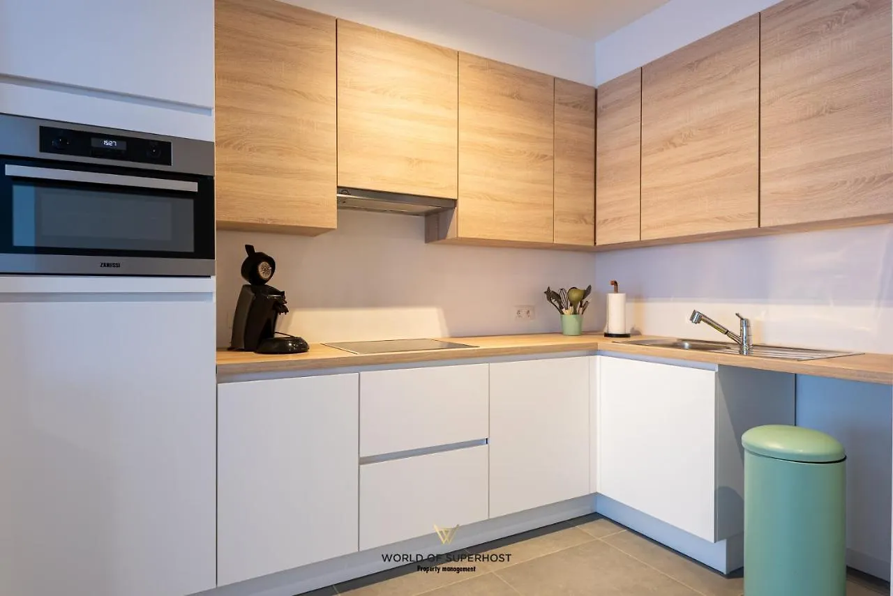 Spacious Apartment Closeby The Sea Up To 6 People! Ostend 0*,